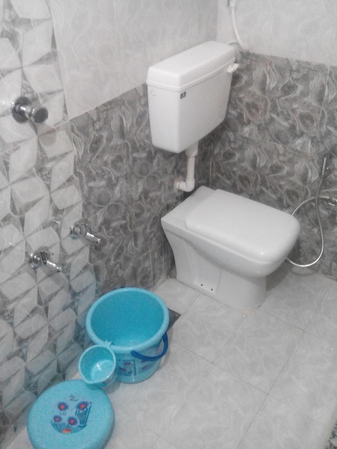 Hotel Gayatri Dwārka Bagian luar foto