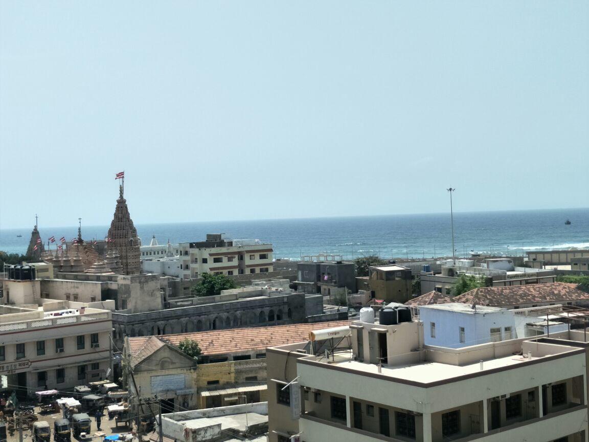 Hotel Gayatri Dwārka Bagian luar foto